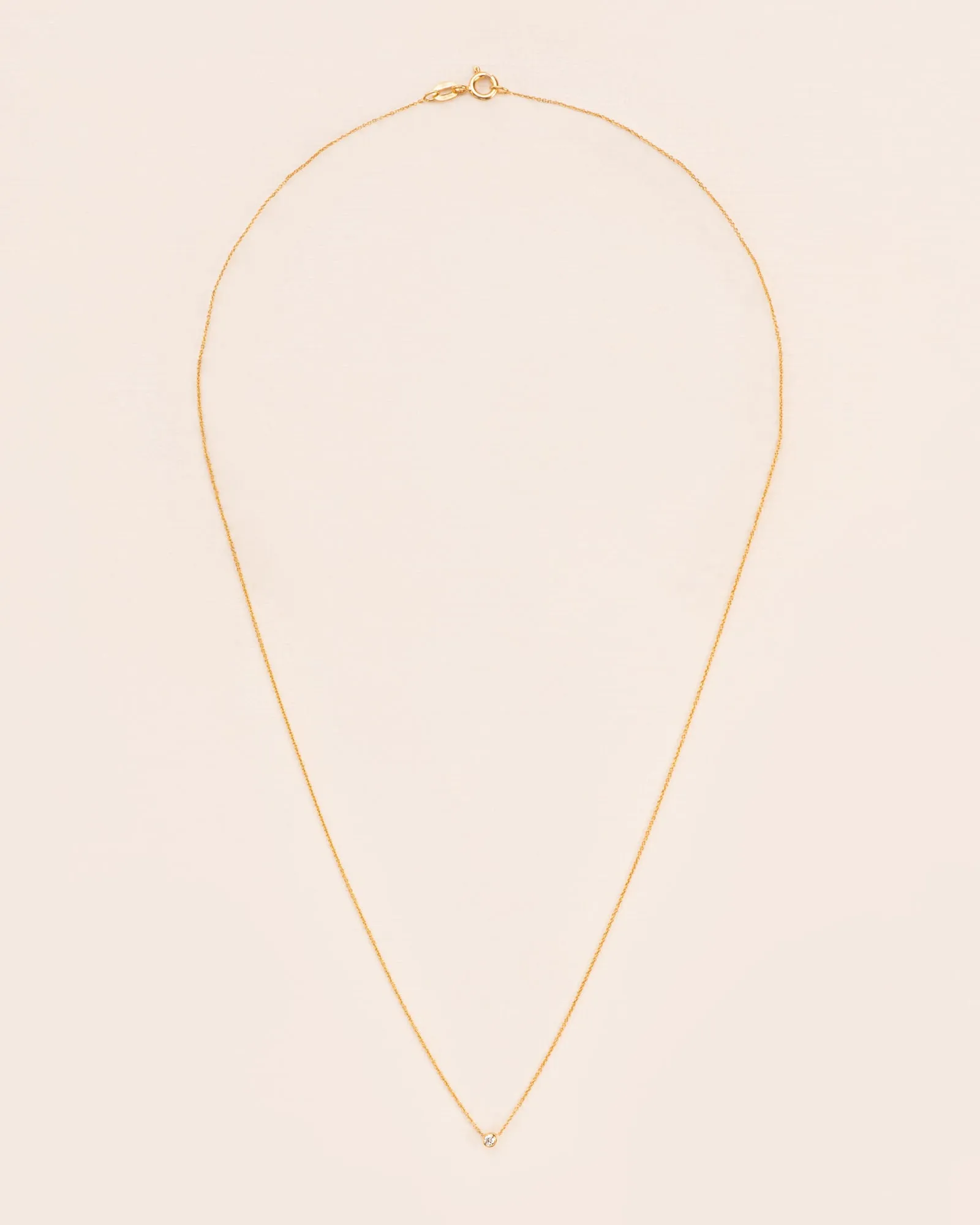 18K Gold Necklace w. White Diamond