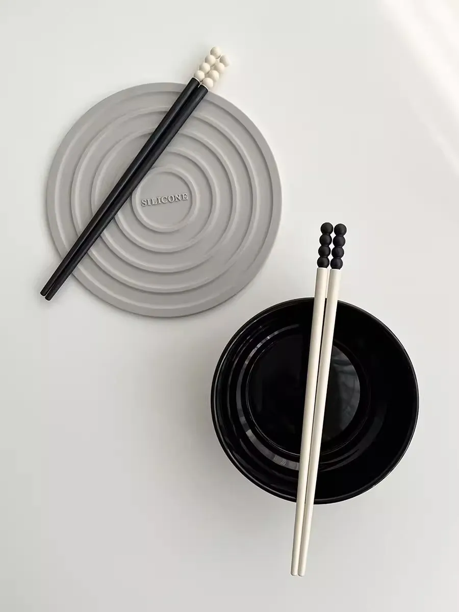 Black and White Chopsticks