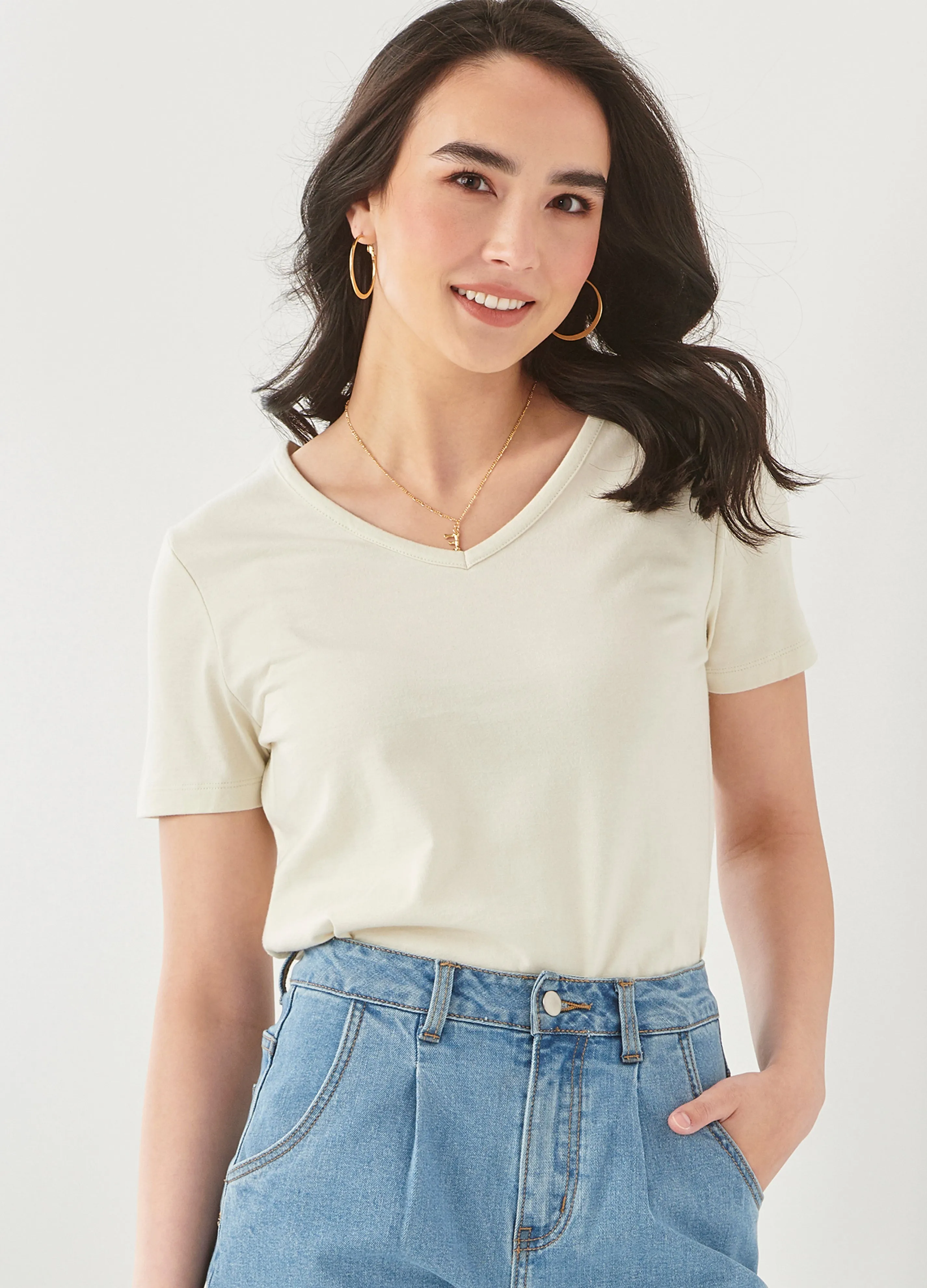 Charlie Paige Basic V-Neck Tee