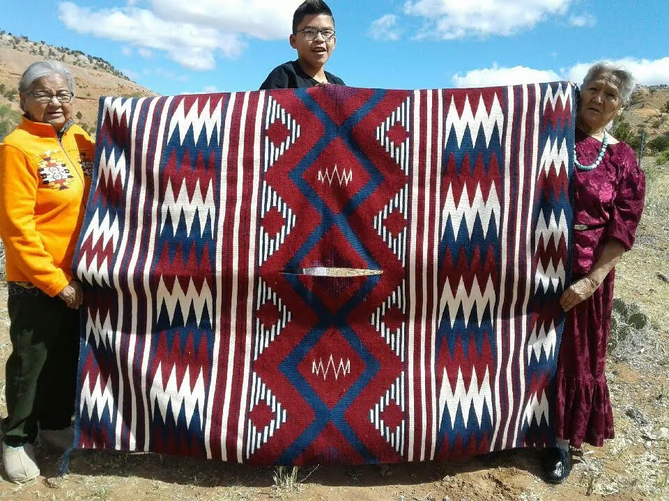 Poncho : Navajo Weaving : Julia Upshaw : Churro 1529 : 78" x 57" (6'6" x 4'9") : Award Winner!