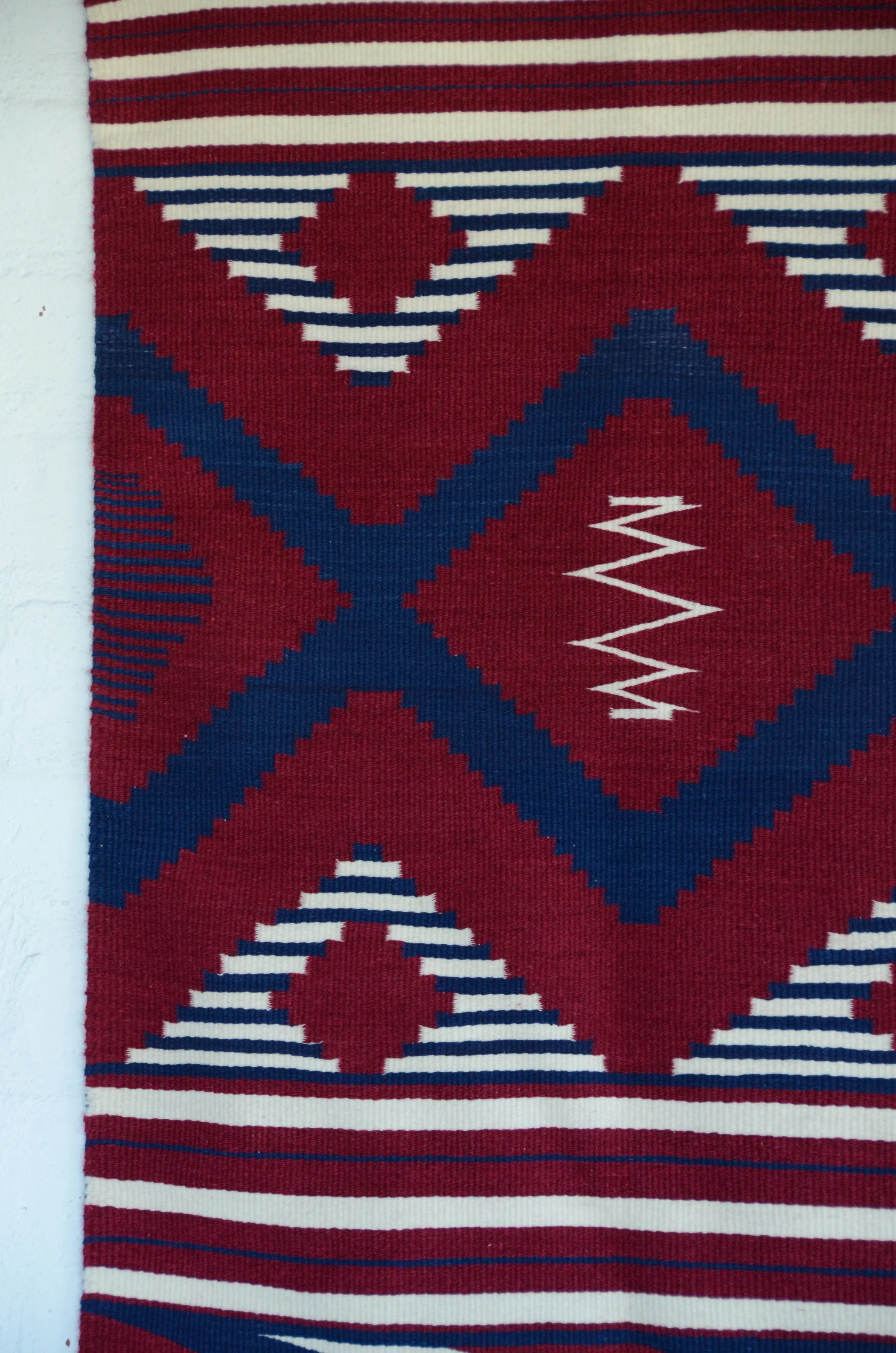 Poncho : Navajo Weaving : Julia Upshaw : Churro 1529 : 78" x 57" (6'6" x 4'9") : Award Winner!