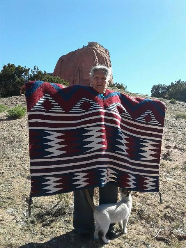 Poncho : Navajo Weaving : Julia Upshaw : Churro 1529 : 78" x 57" (6'6" x 4'9") : Award Winner!