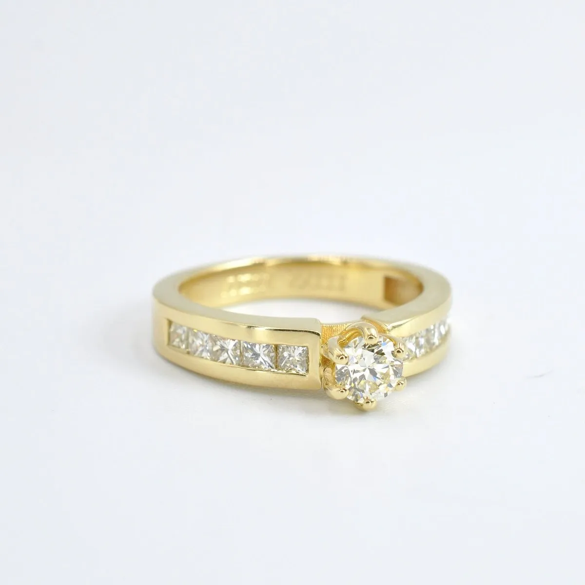 Premium 1.35CT Round and Princess Cut Diamond Engagement Ring in 14kt Yellow Gold