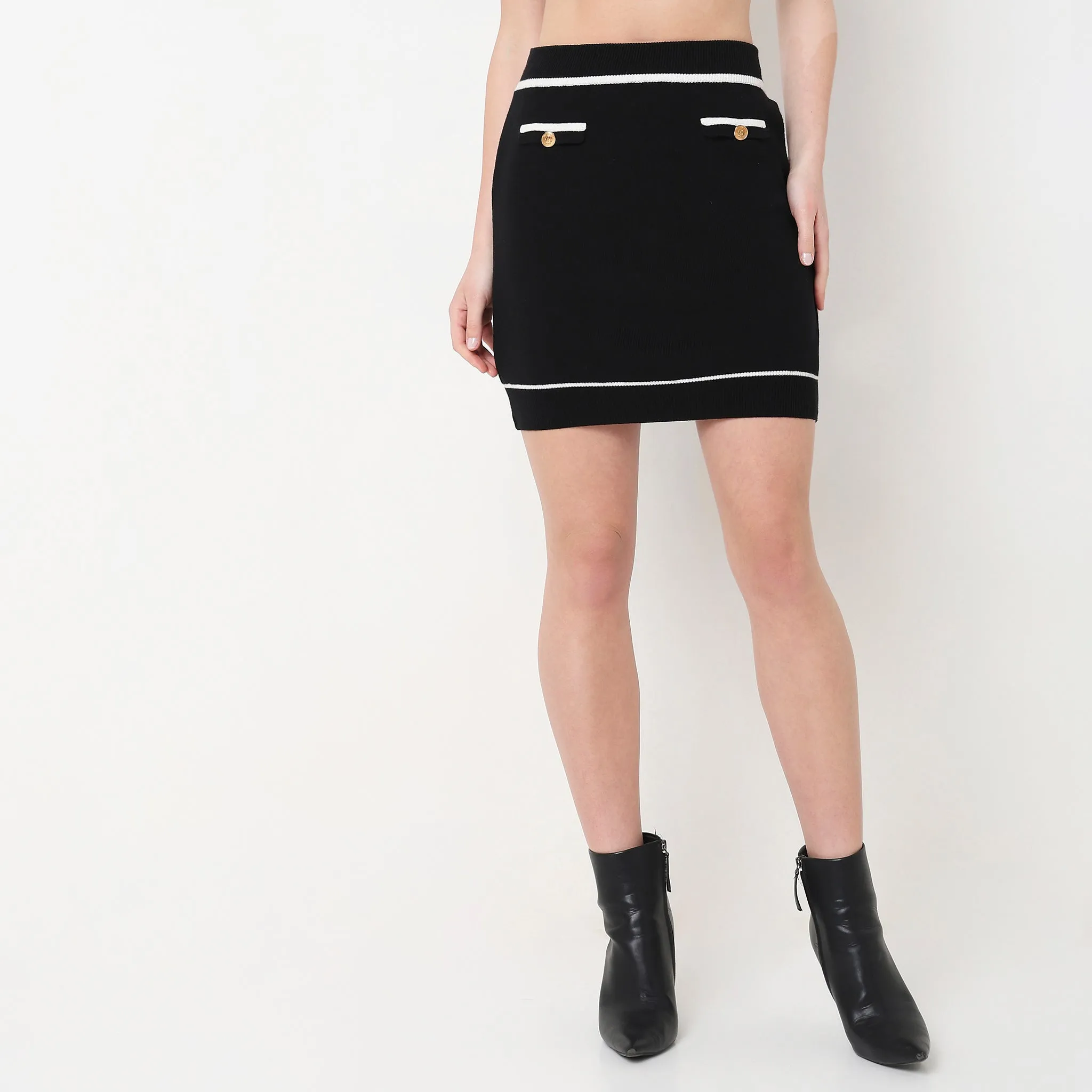 Skinny Fit Solid High Rise Skirt