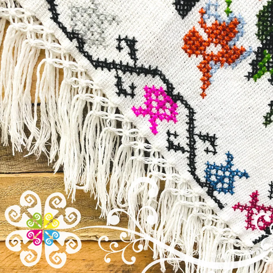 White Roses Design Embroider Poncho - Mañanita